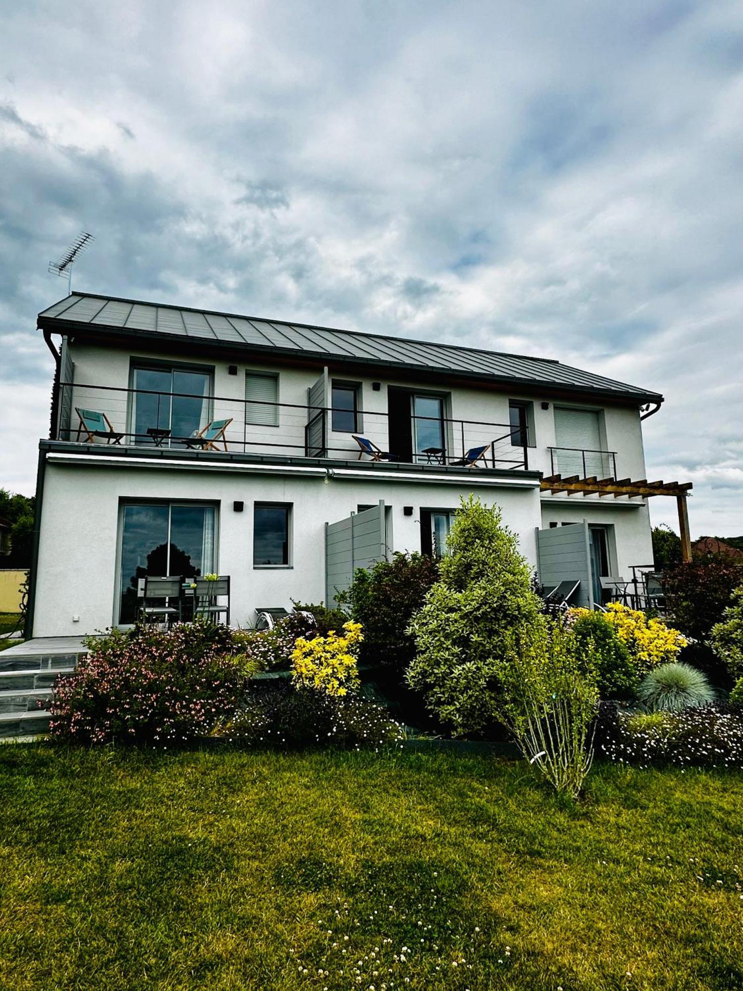 La Villa Perchee Calme, Sauna, Parking Prive Saint-Prix  Экстерьер фото